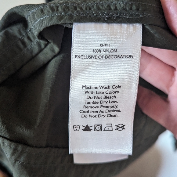 Eddie Bauer Travex Cargo Vest in Green, Men's L, EUC - Picture 8 of 8